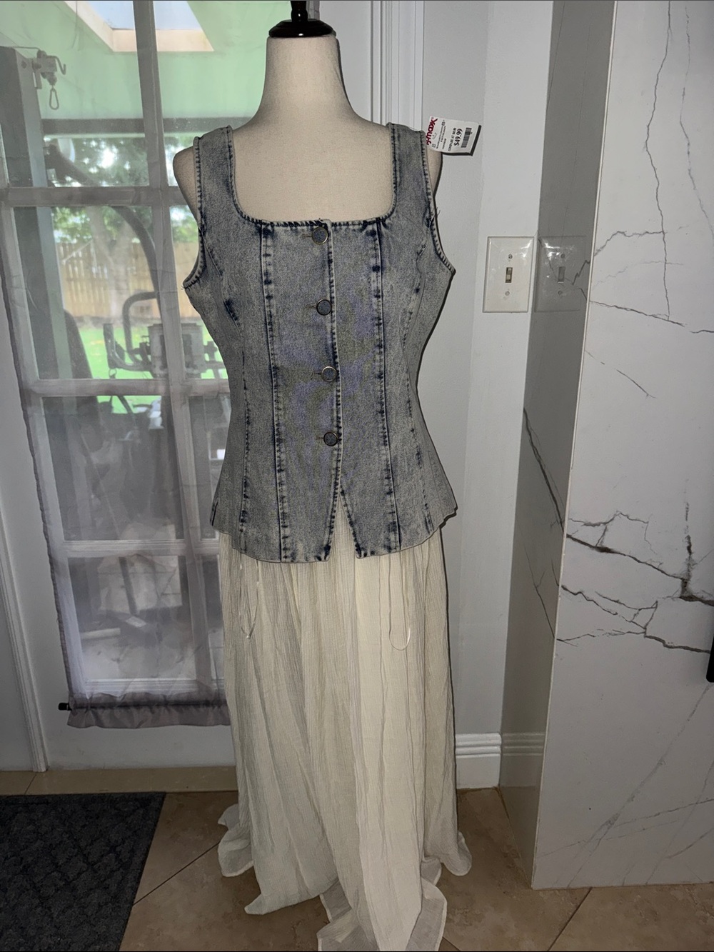 Womens Gray Washed Denim Button-Front Corset Top con white the skirtcomtogether